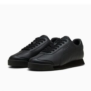 PUMA ROMA 24 - BLACK ON BLACK MEN SIZE 7.5 (NEW WITH TAGS)